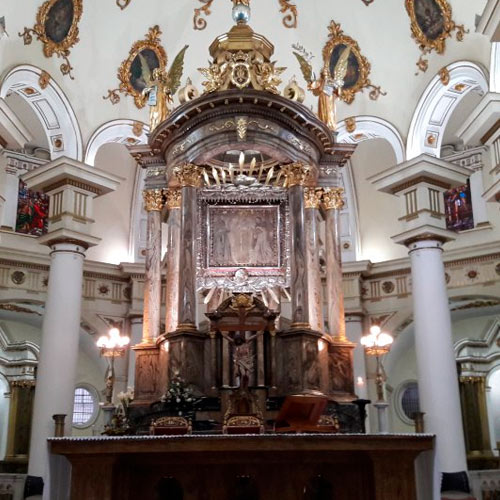 Basilica Nuestra Senora del Rosario de Chiquinquira - Transporte de pasajeros empresarial - Transporte de pasajeros de Bogotá a Chiquinquirá