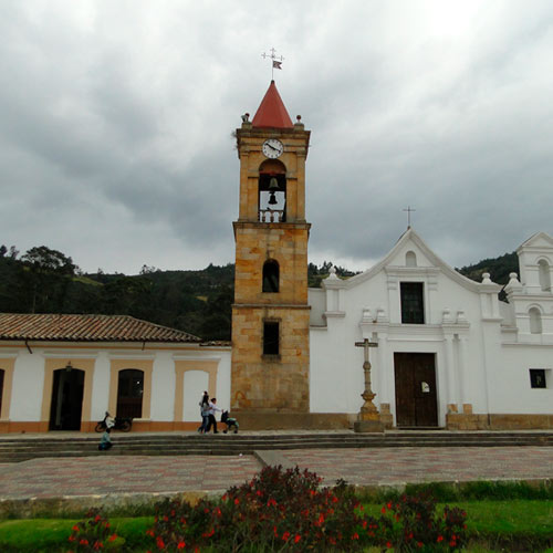 Iglesia y plaza de Gachancipa. - Transporte de pasajeros empresarial - Transporte de pasajeros de Bogotá a Gachancipá