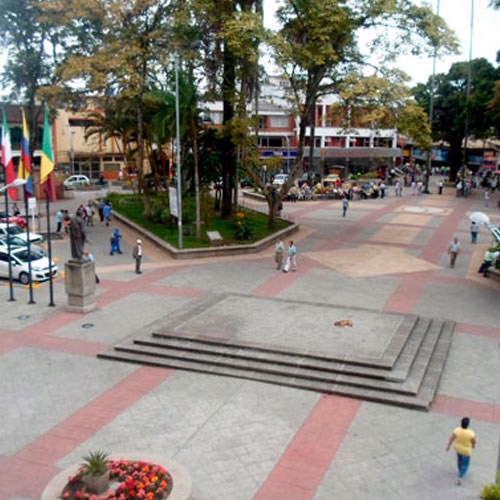 plaza de bolivar calarca - Transporte de pasajeros empresarial - Transporte de pasajeros de Bogotá a Calarcá