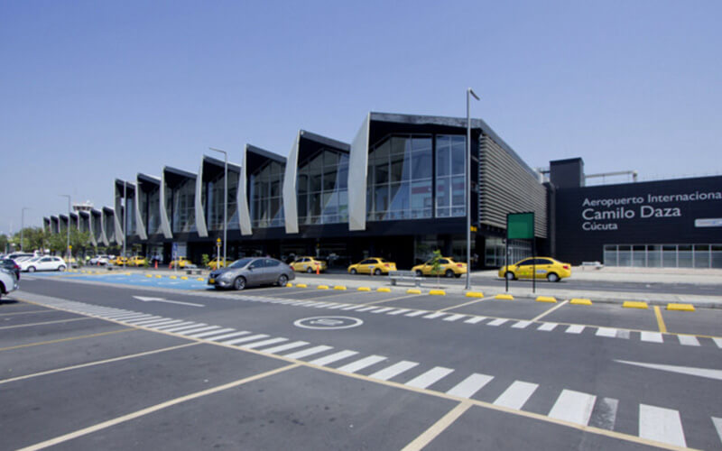 Aeropuerto Internacional Camilo Daza - Transporte de pasajeros empresarial - Traslados